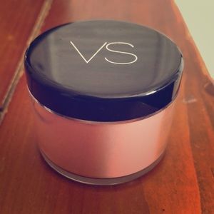 Victoria’s Secret Brilliant Shimmer powder! New!